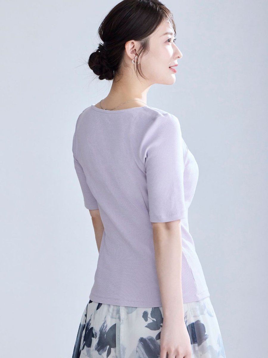 for_overe's tweet photo. New ＆ Re Arrivals

胸が大きな女性のための
5分袖ハートネックパネルカットソー⁡⁡
ライトグリーン再販決定！
ラベンダーとブラウンが新登場︎🤍

7.6 thu 22:00 https://t.co/sCM0fvw3f8 https://t.co/QCV6aMPtNz
