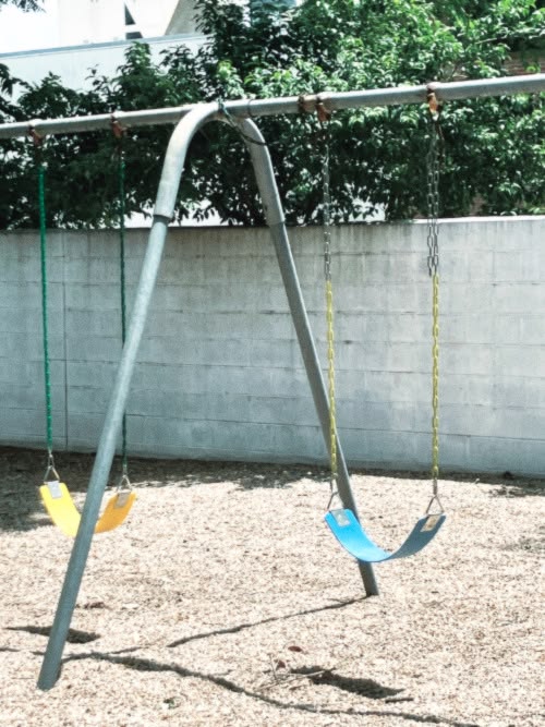 bottlfeeding's tweet photo. me in four pics &amp; everyone can join !! (,; ⩌ ;,)

- plushie
- place / activity 
- playground equipment 
- kids movie https://t.co/uNMFlDy4Mc