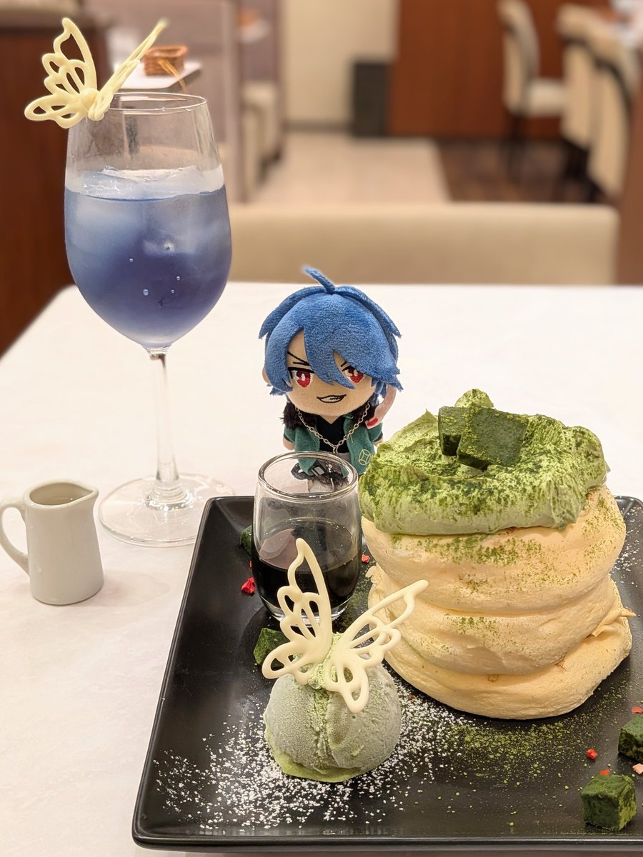 humin_shitutyo's tweet photo. でぬ誕生祭おめでとう🥞💚💙 https://t.co/Y8uSxY0j9A