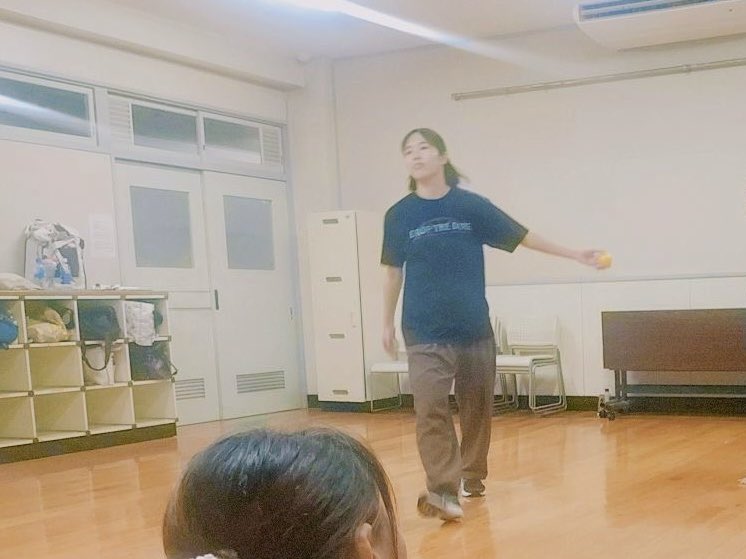 ibuki_ida's tweet photo. #魚雷モグラ26
あとちょうど1ヶ月

今日も台本練習前に
お芝居の基礎を学ぶシアターゲーム

自由に動いていいはずなのに
写真を見返すとリングインの名残が。
ここにロープもコーナーもありません

七夕らしいことできないと思っていたら
みらい館大明でできた🎋

チケット🎫
https://t.co/4gxQtYXT5R https://t.co/oQuhivlv2c