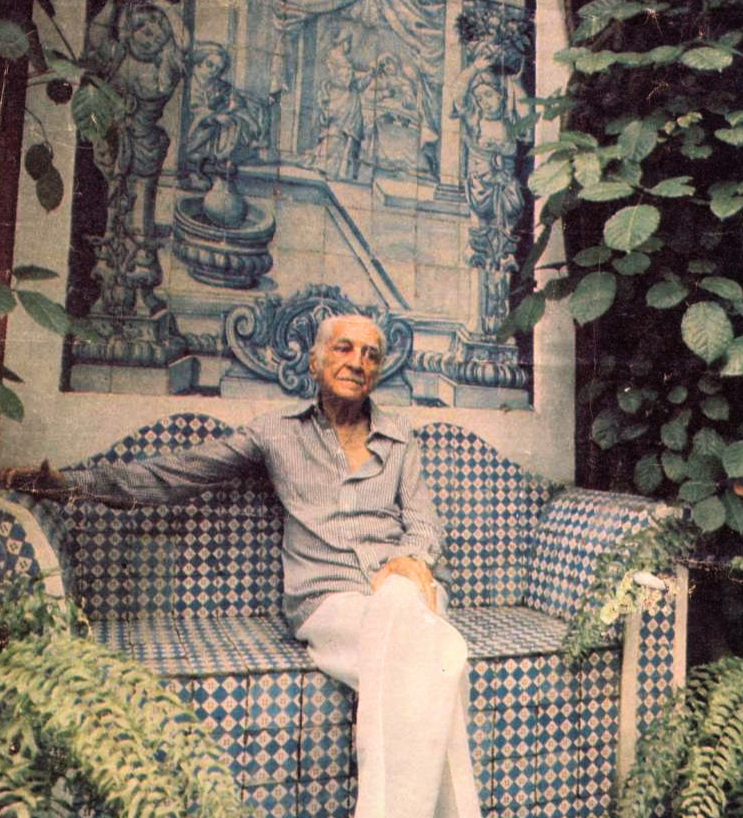 Atlantic_Sprt's tweet photo. Gilberto Freyre na sua casa em Recife, PE | 🇧🇷 https://t.co/tpKkSZcdgN
