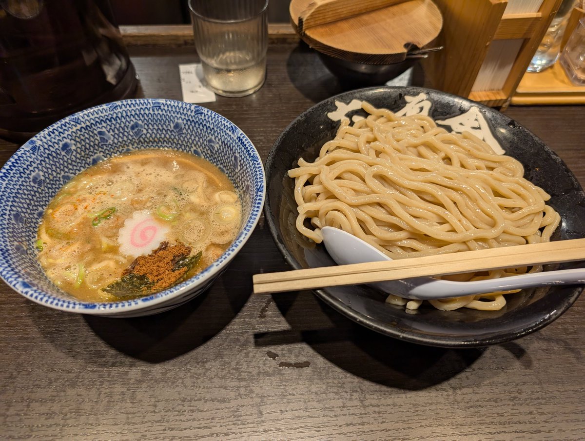 atsuki_'s tweet photo. 何か無性につけ麺が食べたくなって、この時間に食べてしまったギルティ・・・ https://t.co/h7HNwrDbBB