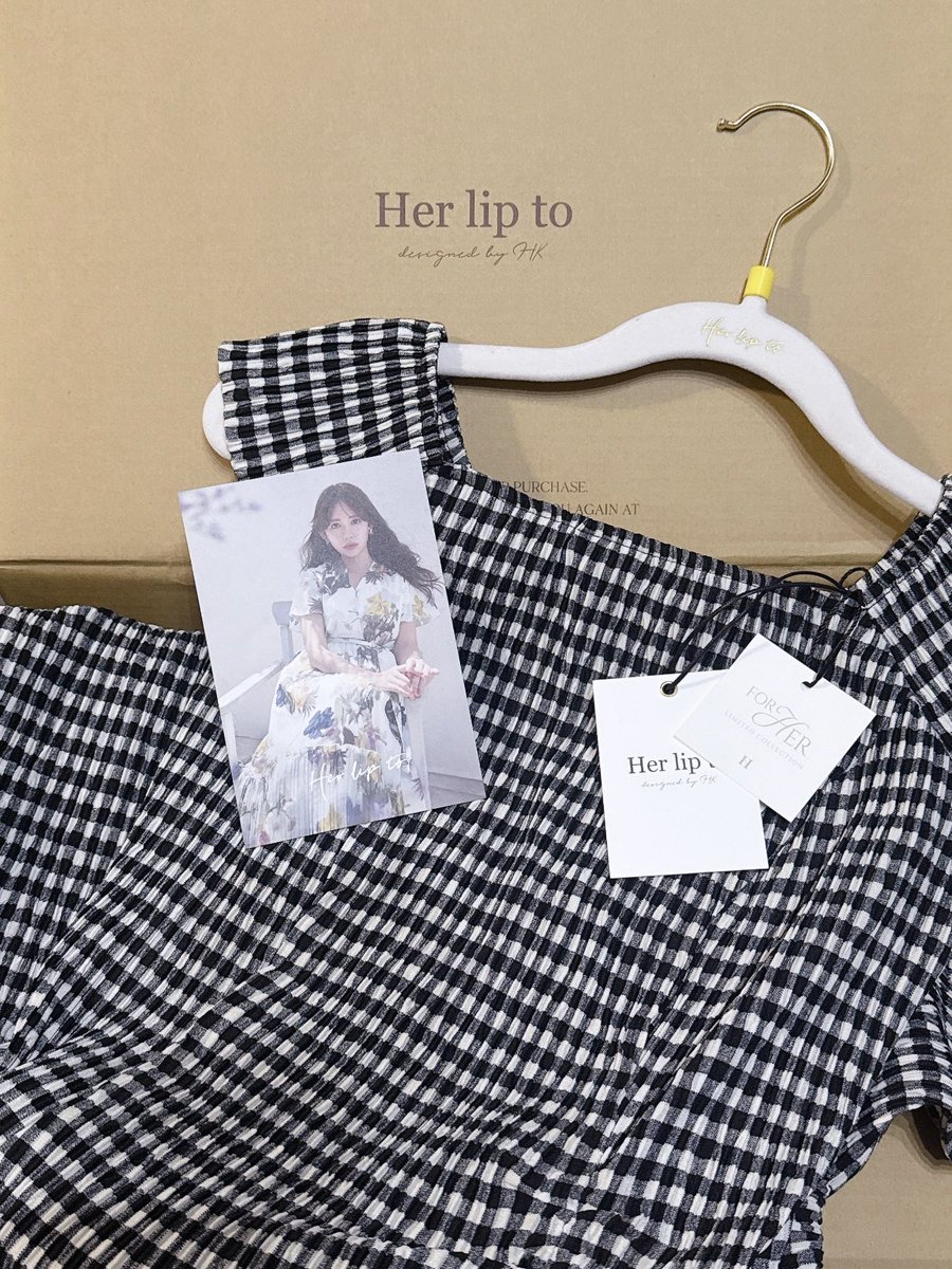 chitty_1230's tweet photo. French Chic Gingham Dress 🤍🖤
先週ルミネに寄った時に初めて実物を見てなんとなく試着ꔛシルエット的に似合わないと思っていたけど、着てみたらすっごく可愛い＆着痩せ効果抜群で購入決定!!!👼✨️
店頭在庫しかなかったのでオンラインで購入しました🤳💓
スニーカー合わせで着たいな👟
#Herlipto https://t.co/wsUoYJqpIc