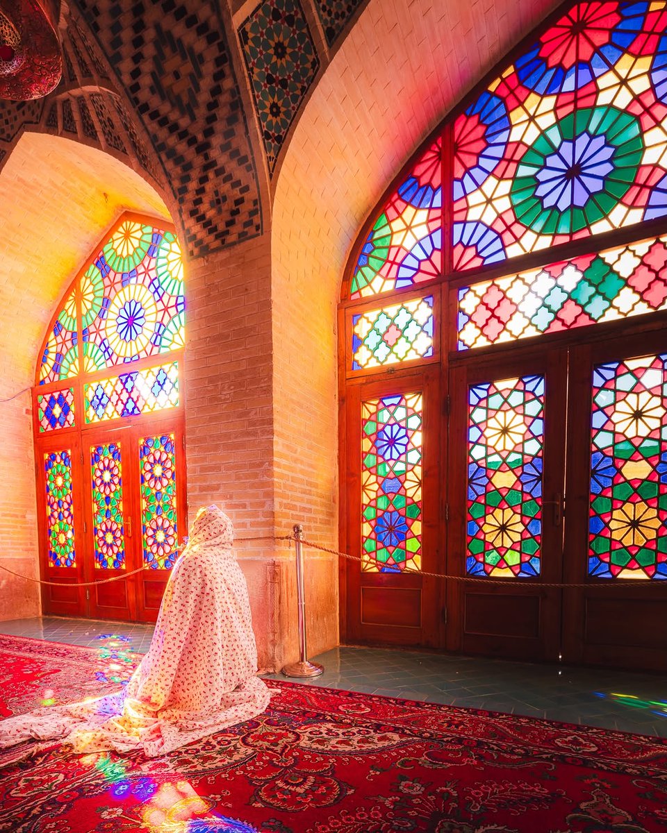 wana_visualss's tweet photo. Nasir al-Mulk Mosque (Pink Mosque), Shiraz,Iran 🇮🇷

Photos by Hans Güichardo https://t.co/t90mSl9cXA