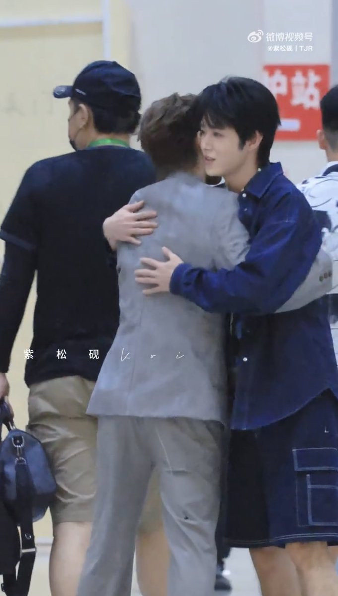 jinnychs's tweet photo. “เถียนเอ๋อร์” มีคนเรียกสรรพนามแฝงเต็มสองหูแน่นอน ไม่เผื่อใจ ยัยนั่นรู้สเตปพี่เขาเกินไปปะ เหมือนกอดกันทุกวันนะ หมับเข้าให้ ㅠㅠ https://t.co/J3wJZbERid