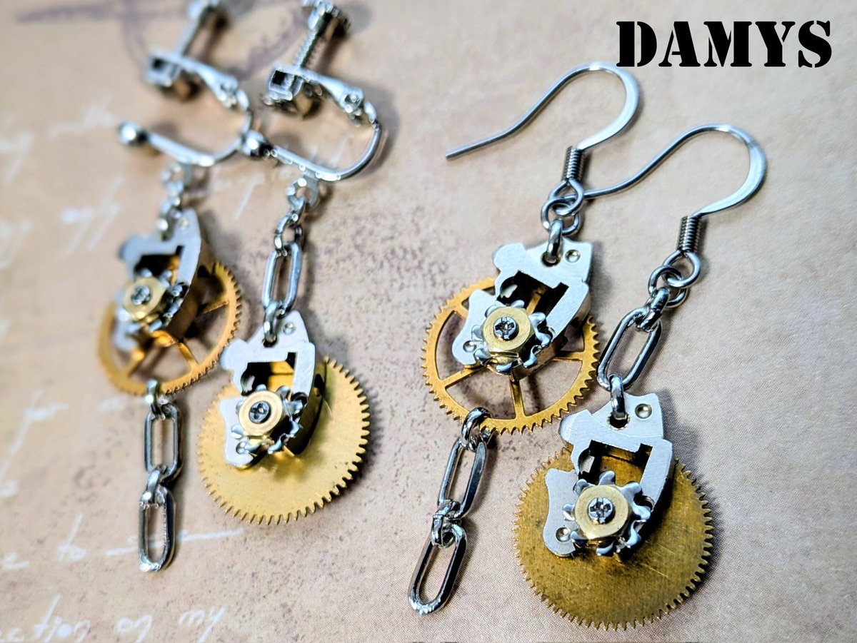 DAMYSらしさがいっぱいのメカニカル×歯車×アシンメトリーの新作ピアス