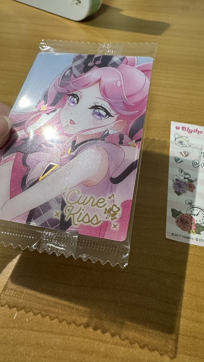 dal10041207's tweet photo. 【交換】プリキュア カード ウエハース13

譲|画像参照

求|HRキュアズキューン

※HRキュアキッスは光の反射で薄い線が入っている箇所があります。画像6ご確認ください。
　
郵送希望です📮

お心当たりのある方はお気軽にお声がけください。 https://t.co/km64z5RA9n