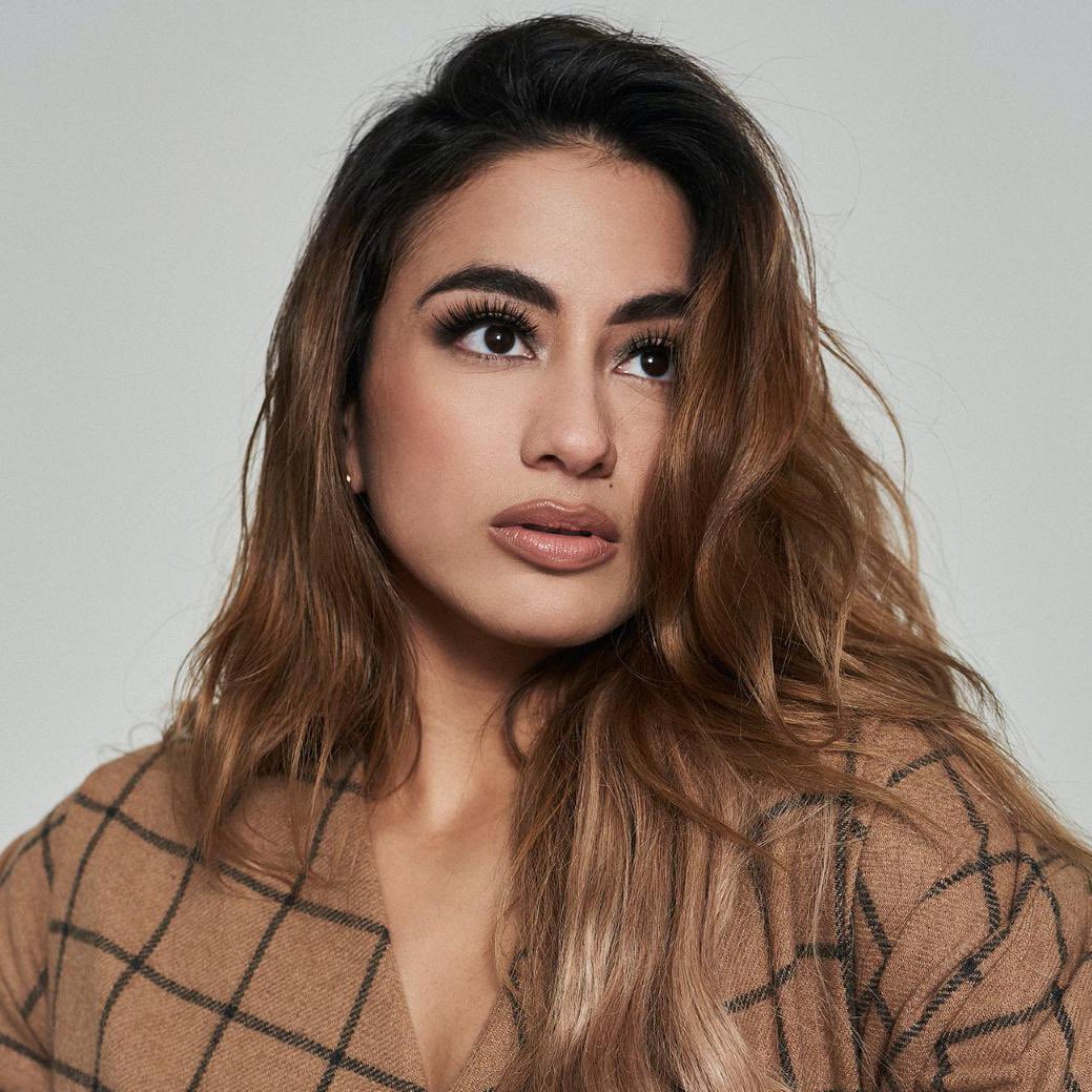 headlines_blog's tweet photo. Happy 33rd birthday to the talented Ally Brooke. https://t.co/G6Q8puX0GU