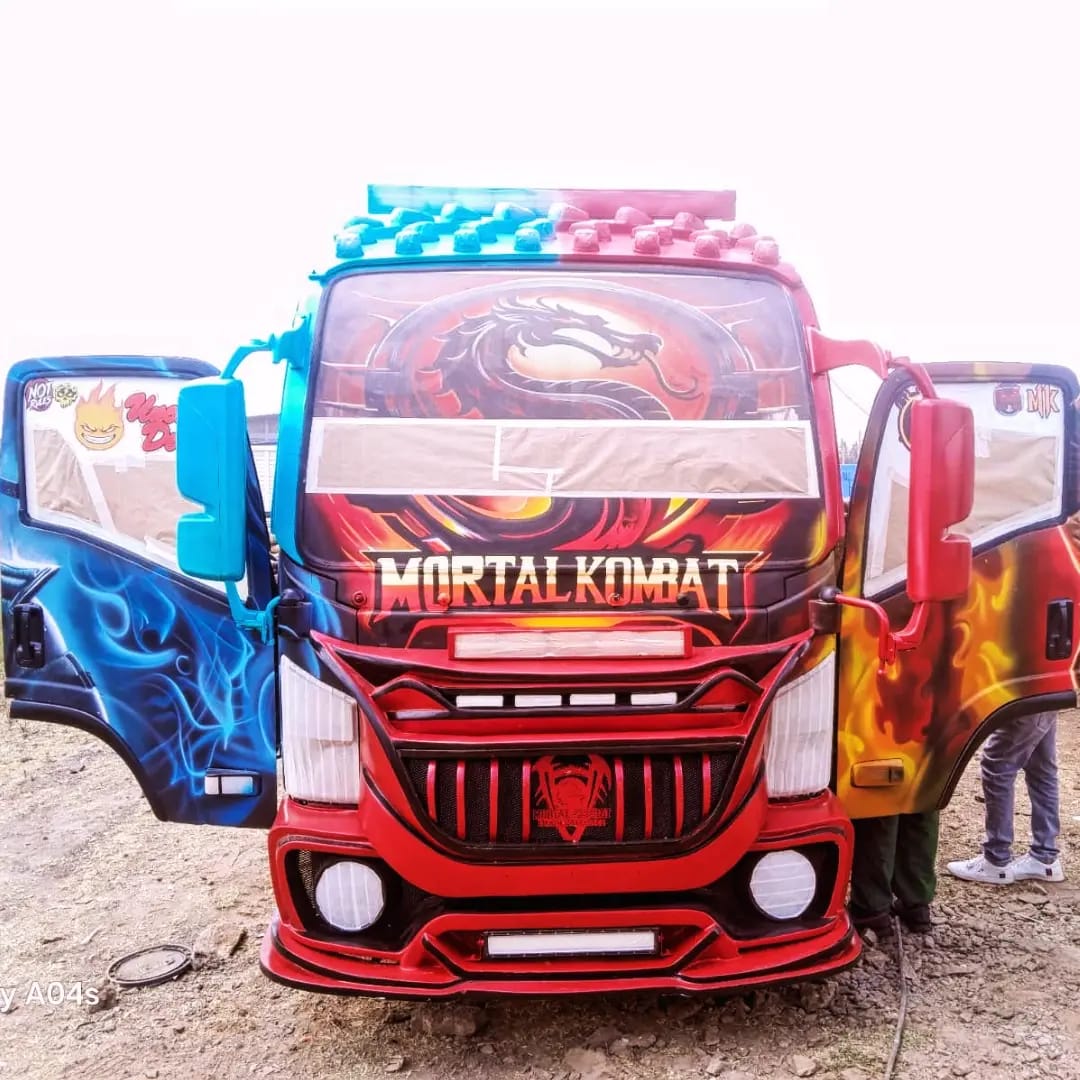 urban_wheezc's tweet photo. Mortal Kombat π₯Άπ₯
Choose your fighter. This beast came ready for battle and built to dominate the streets. π₯
#ObungaJR #MatatuCulture #MortalKombat #MatatuKenya #NganyaLifestyle #CarsAndNganyaLifestyle https://t.co/0sAYqlhVfo