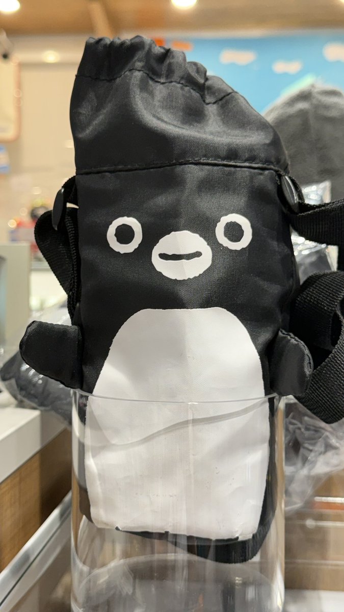 rinarina17854's tweet photo. この水筒入れが気になる。
ディスプレイが可愛い🩷
#pensta桜木町
#pensta
#Suicaのペンギン https://t.co/EKScfveCMQ
