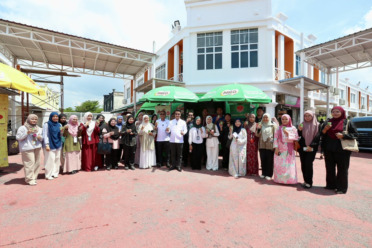 OfficialUMK's tweet photo. PELAJAR UMK DIBENARKAN PULANG TUNAI TANGGUNGJAWAB PILIHANRAYA NEGERI JOHOR

Berita penuh di https://t.co/DswlyIByeh

#OfficialUMK #EntrepreneurshipUniversity 
#UMK4u1hati1jiwa #MalaysiaMadani #20tahunUMK https://t.co/SHvFakZYko