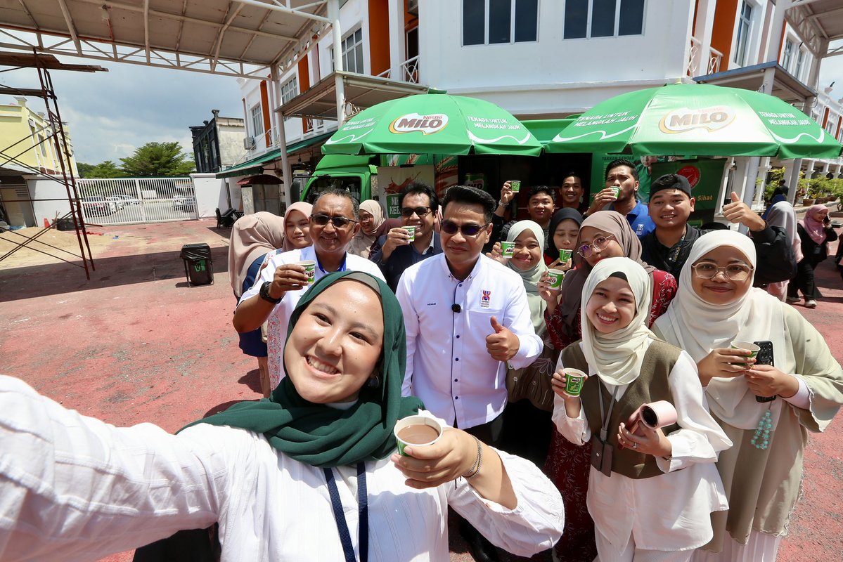 OfficialUMK's tweet photo. PELAJAR UMK DIBENARKAN PULANG TUNAI TANGGUNGJAWAB PILIHANRAYA NEGERI JOHOR

Berita penuh di https://t.co/DswlyIByeh

#OfficialUMK #EntrepreneurshipUniversity 
#UMK4u1hati1jiwa #MalaysiaMadani #20tahunUMK https://t.co/SHvFakZYko
