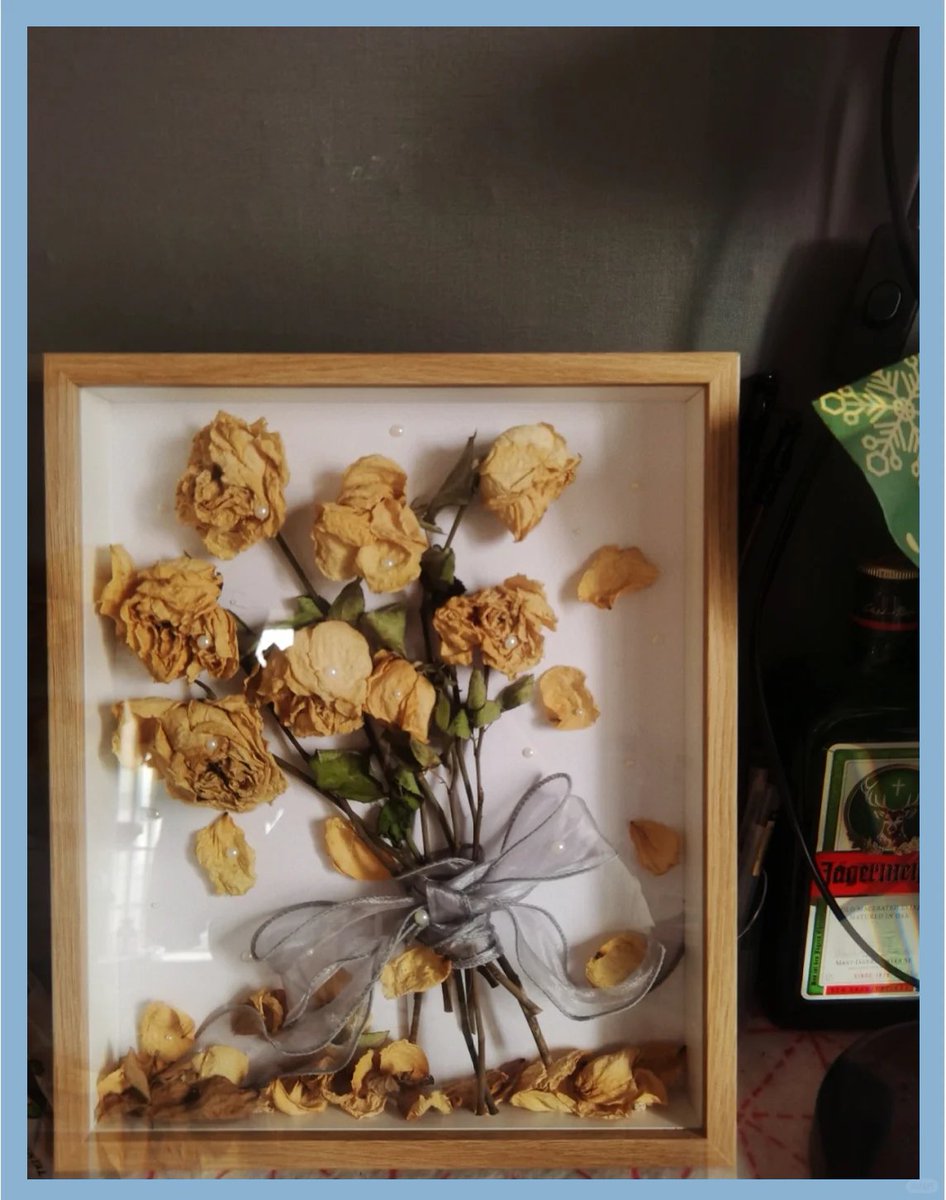 JennaLongART93B's tweet photo. Try this cozy weekend hobby: pressed flower art! Grab colorful blooms, press them flat, and make cute wall decor  It’s low-cost, calming, and perfect for beginners! https://t.co/cccpaNuupO