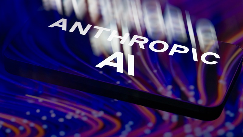 MeriTalk's tweet photo. AI’s government race is getting a major new captain.

@AnthropicAI has named @teresacarlson to lead its global government launch – bringing gov tech’s most proven growth leader into the center of the public sector AI market.

Read more from MeriTalk: https://t.co/BZlDtl0sjt https://t.co/1u2gAJNZlz