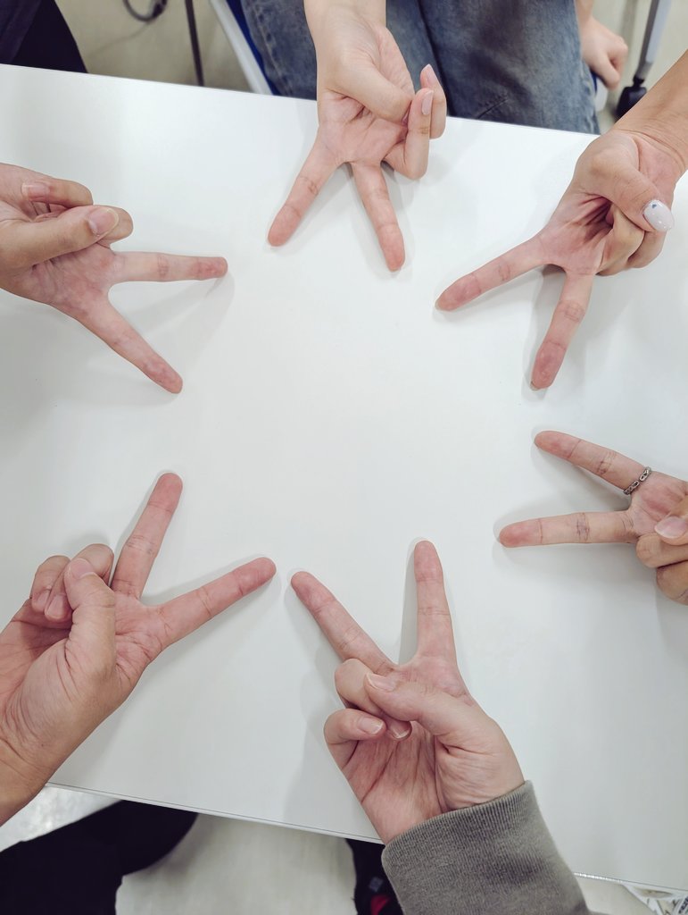 tomodaore70's tweet photo. 劇団ともだおれです。

次回公演の匂わせです。

よろしくお願いします。

#劇団ともだおれ https://t.co/m5gSeMctFF