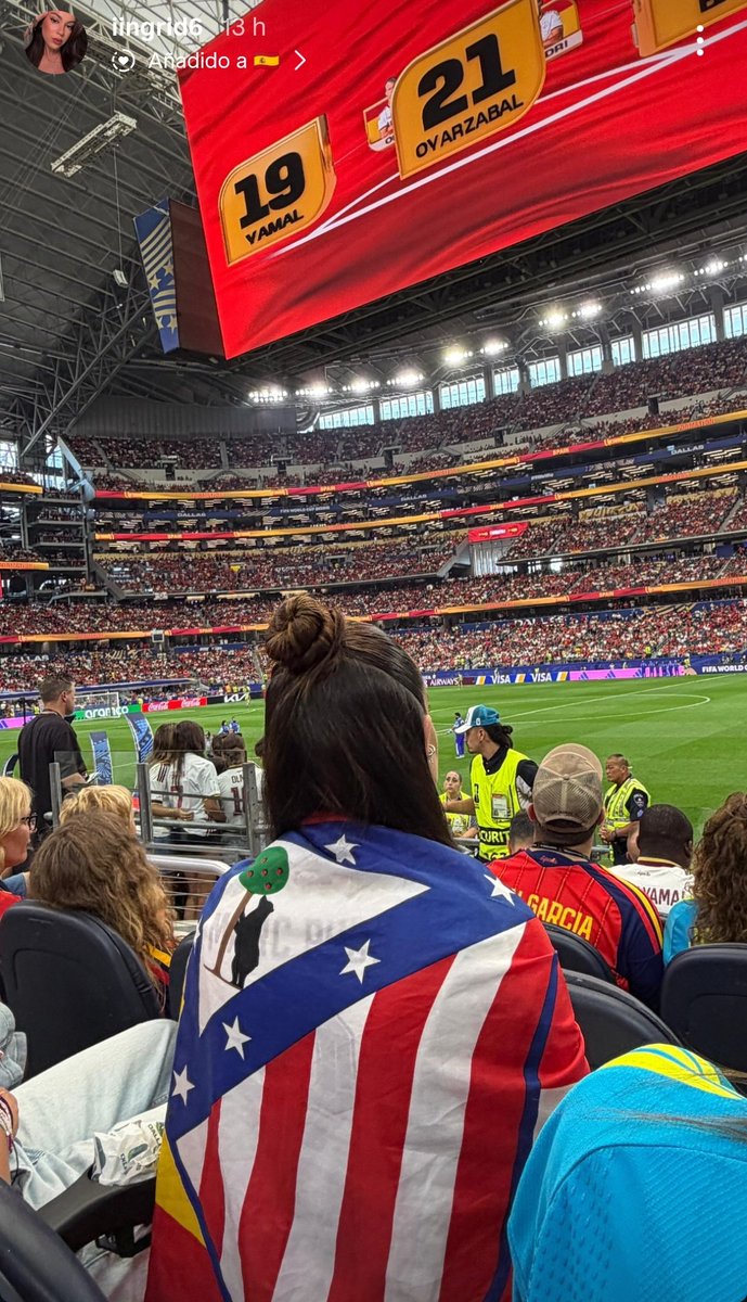 IvaanBlanco26's tweet photo. La novia de Pubill en el partido de anoche 😍 https://t.co/TOnsTXMzag