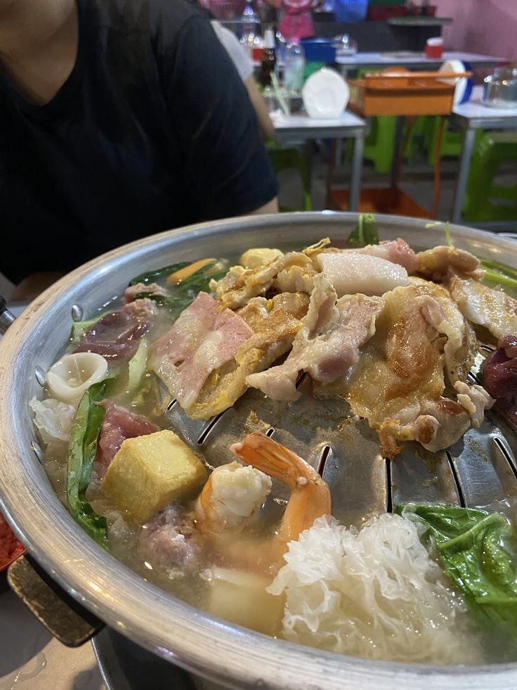 bbcvrrr's tweet photo. หาคนนัดกินหมูทะงับไปกะเพื่อนเบื่อแล้ว #หนองคาย #นัดเจอ #ท่าบ่อ #ในเมืองหนองคาย https://t.co/SrQGw67D2q