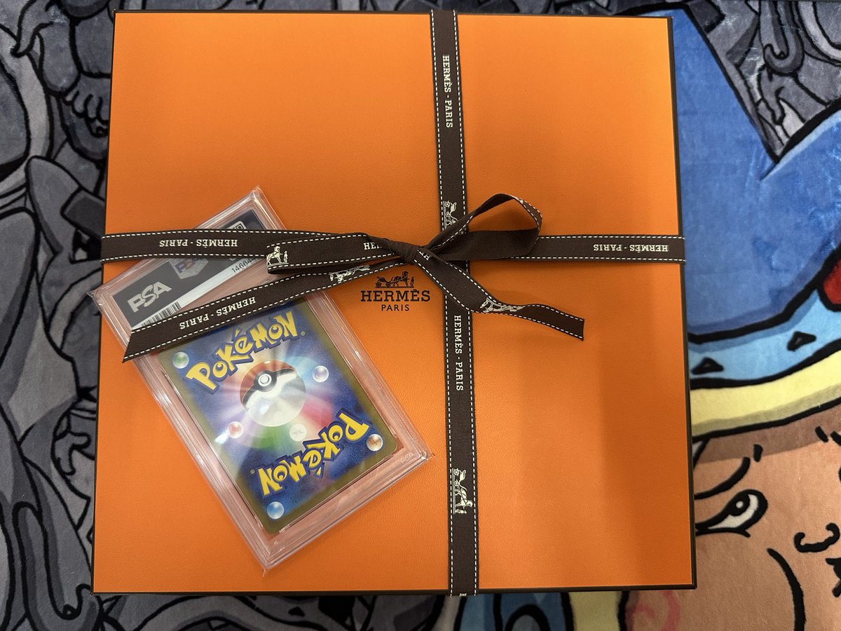 debuchanda_yo's tweet photo. 🎁プレゼント🎁

🎁何かのHERMES🎁
　　　　+
  🎁何かのPSA10🎁

参加は↓↓
リポスト+フォローで🙇

なんと‼️引用しても何もありません‼️

7/12夜に締め切ります🫡

よろしくお願いします🥺🥺 https://t.co/NS9ve42nOE
