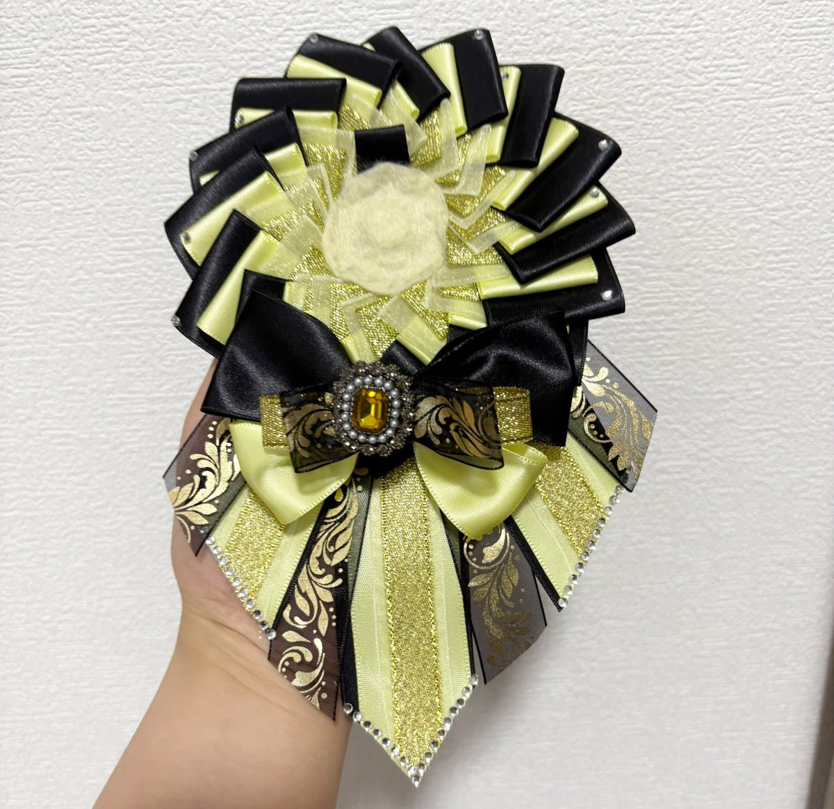 mi_2BA3's tweet photo. 間に合った😭
💛様イメージロゼットです.ᐟ.ᐟ.ᐟ
低クオでまだまだ下手くそですが満足の行く出来ではないでしょうか.ᐟ.ᐟ
 王、HPBです.ᐟ.ᐟ.ᐟ.ᐟ💛💛
 #コレット工房 https://t.co/VLzS2UwQ5g