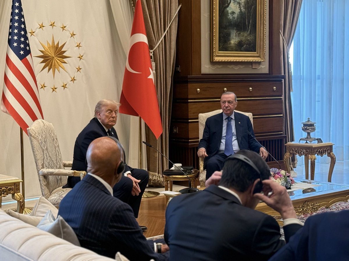 aybalamlk's tweet photo. Cumhurbaşkanı Erdoğan ile ABD Başkanı Trump, basın mensuplarının sorularını yanıtlıyor https://t.co/m9ca92hEmA