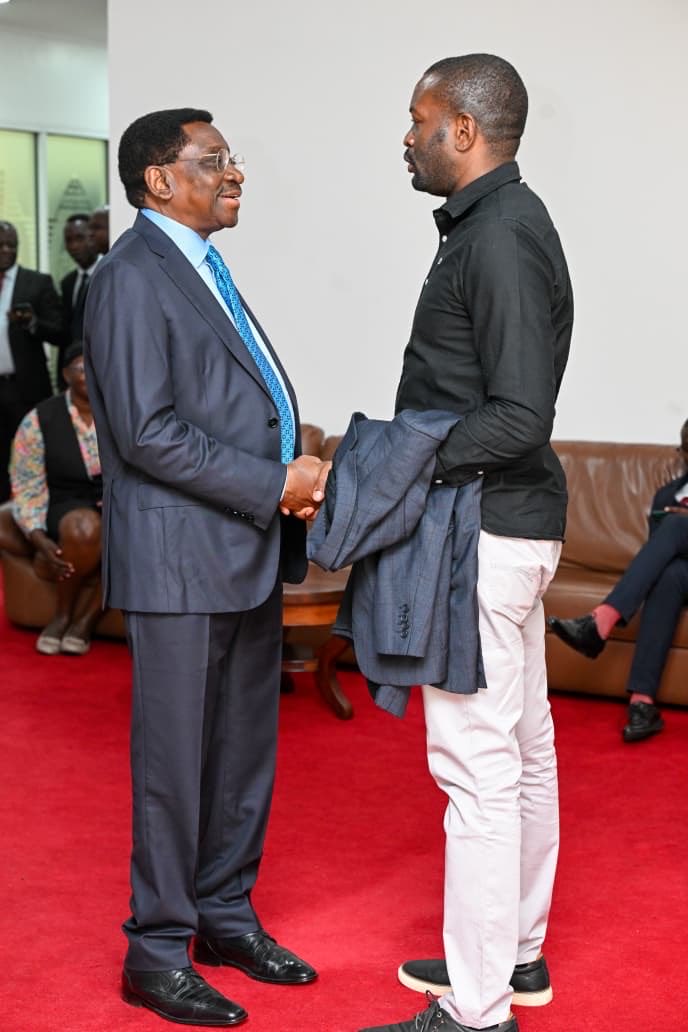 edwinsifuna's tweet photo. Thank you @orengo_james for passing by the office today…mbele kuzuri sana! https://t.co/Ccjl6ySmwM
