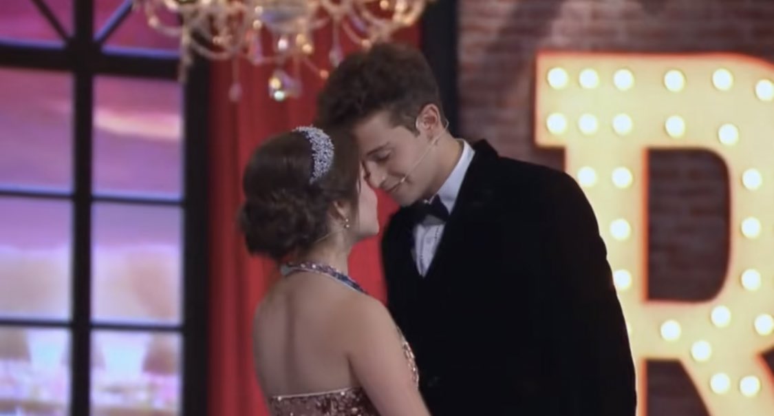 holdmetaylors's tweet photo. Mira la pareja que queres separar DISNEY https://t.co/wBMd43sn2u