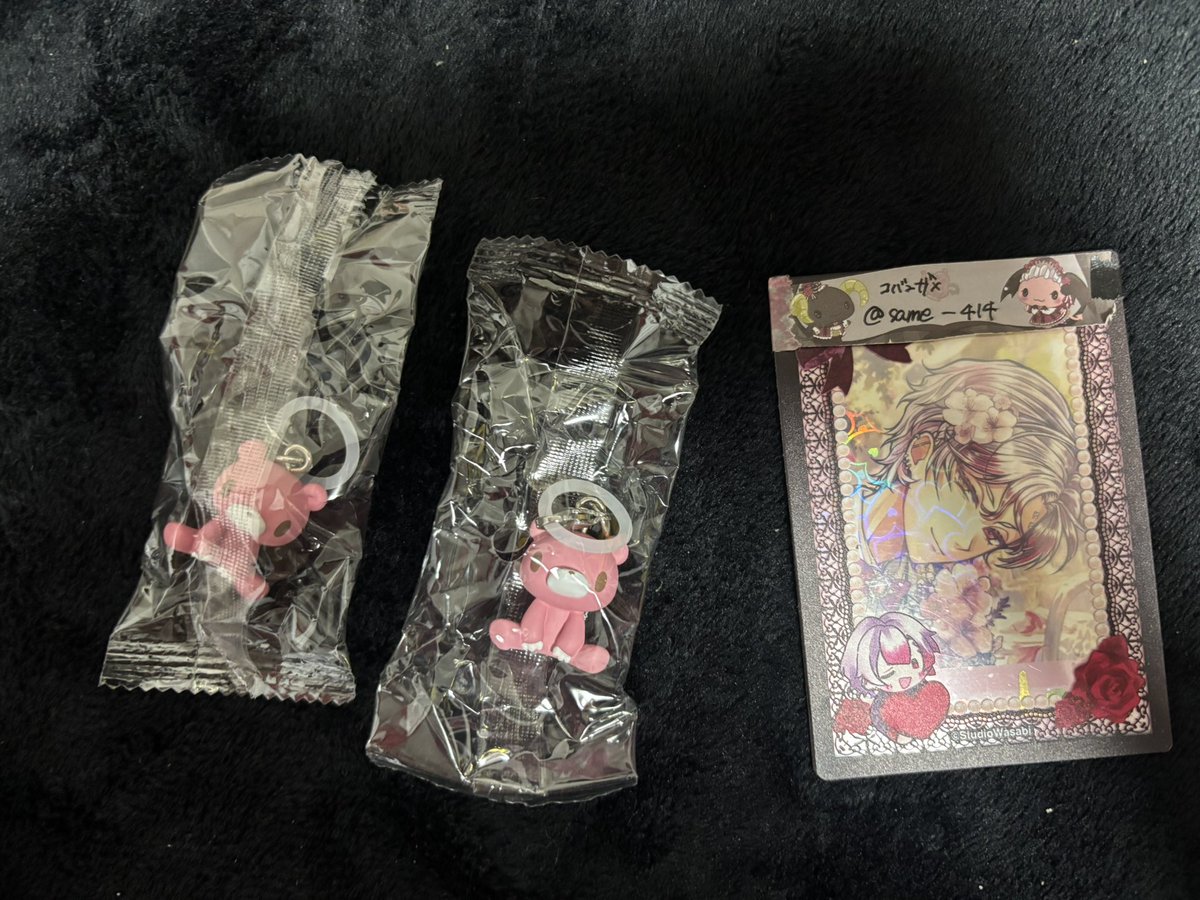 same_____414's tweet photo. グルーミー めじるしアクセサリー 交換
求➽汎用うさぎリボンorザクロ
譲➽座り×2
♡郵送交換希望です
♡固ツイキャラとの交換も検討します！
お気軽にお声かけください！ https://t.co/54GzSQiAnK