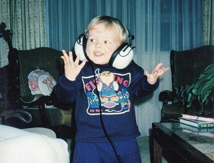 B4D0MENSSs's tweet photo. HAPPY BIRTHDAY TO THE LITTLE SPARK OF THE BAND!!!! ✨
Thank you for being you and bringing so much joy to people, including me 🥹🩷 
You are so so loved Ashton Irwin!!! https://t.co/KYZrO1rSuv