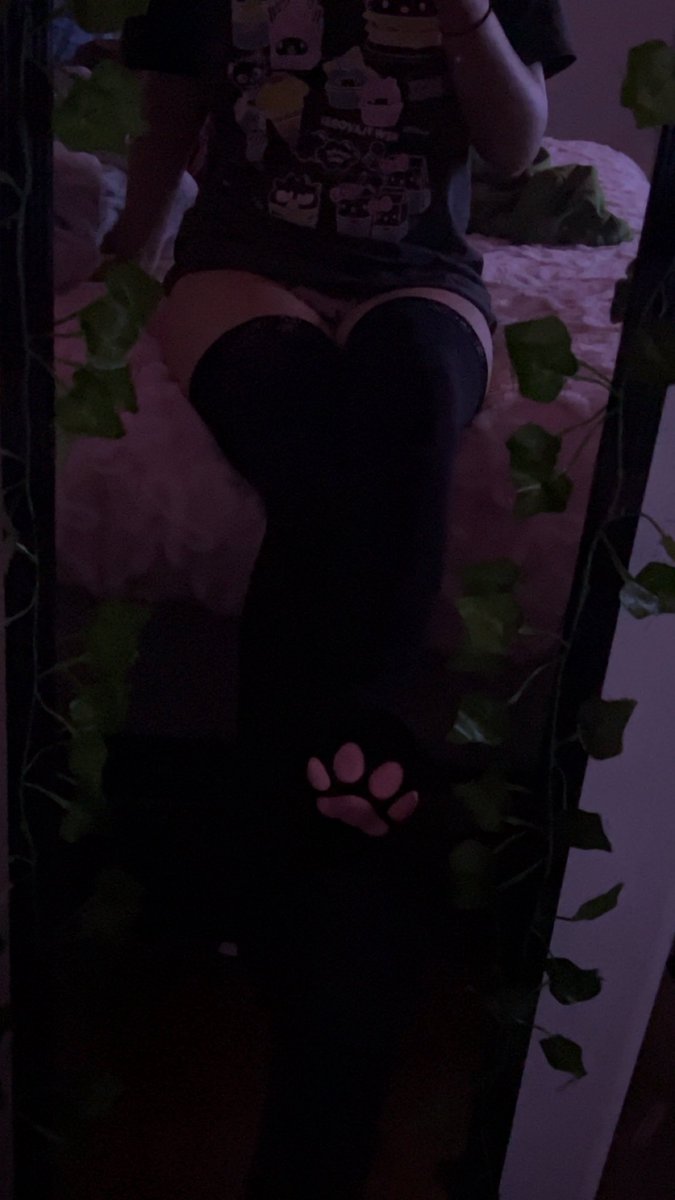 0lpaisleyl0's tweet photo. I’m a bad boy daddy~ #useme #fillme #gooner #goontwt #nsfwtwt #nsfw #nsfwtwtًً #femboy #boybutt #boybody #dmme #nsfwtwtًً dm me is you dare💜😈 https://t.co/hJ7ZmVglf5