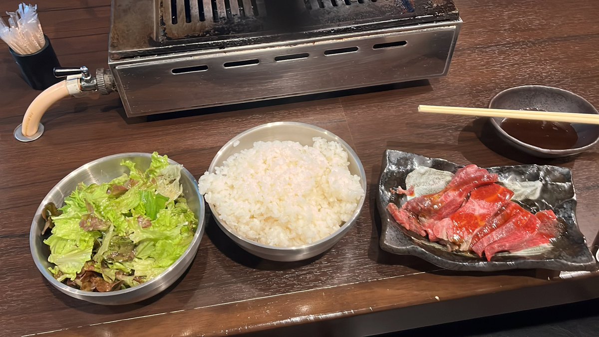 Ken3da1's tweet photo. 今日の賄い‼️
ロース定食喰らう‼️
#バイトの賄い https://t.co/e0K6N4mjRp