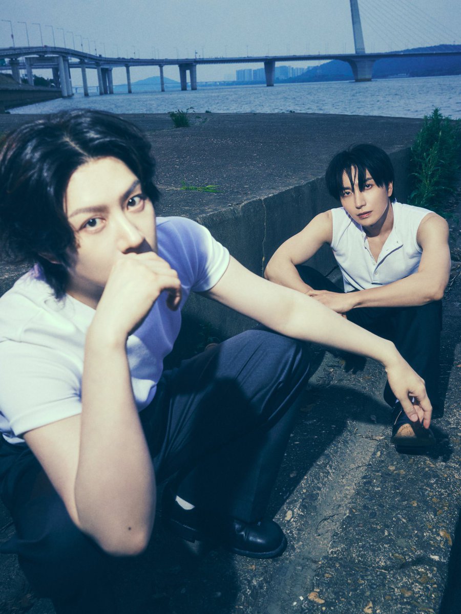 83zline's tweet photo. all of these photos having the throughline of heechul as the imposing and protective figure that you need to get through to reach leeteuk is making me feel dizzy https://t.co/EXSSGOZXdt