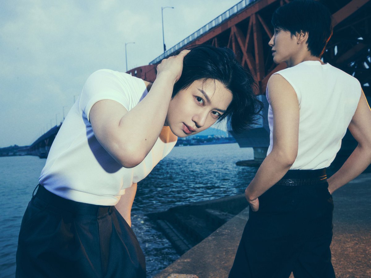 83zline's tweet photo. all of these photos having the throughline of heechul as the imposing and protective figure that you need to get through to reach leeteuk is making me feel dizzy https://t.co/EXSSGOZXdt