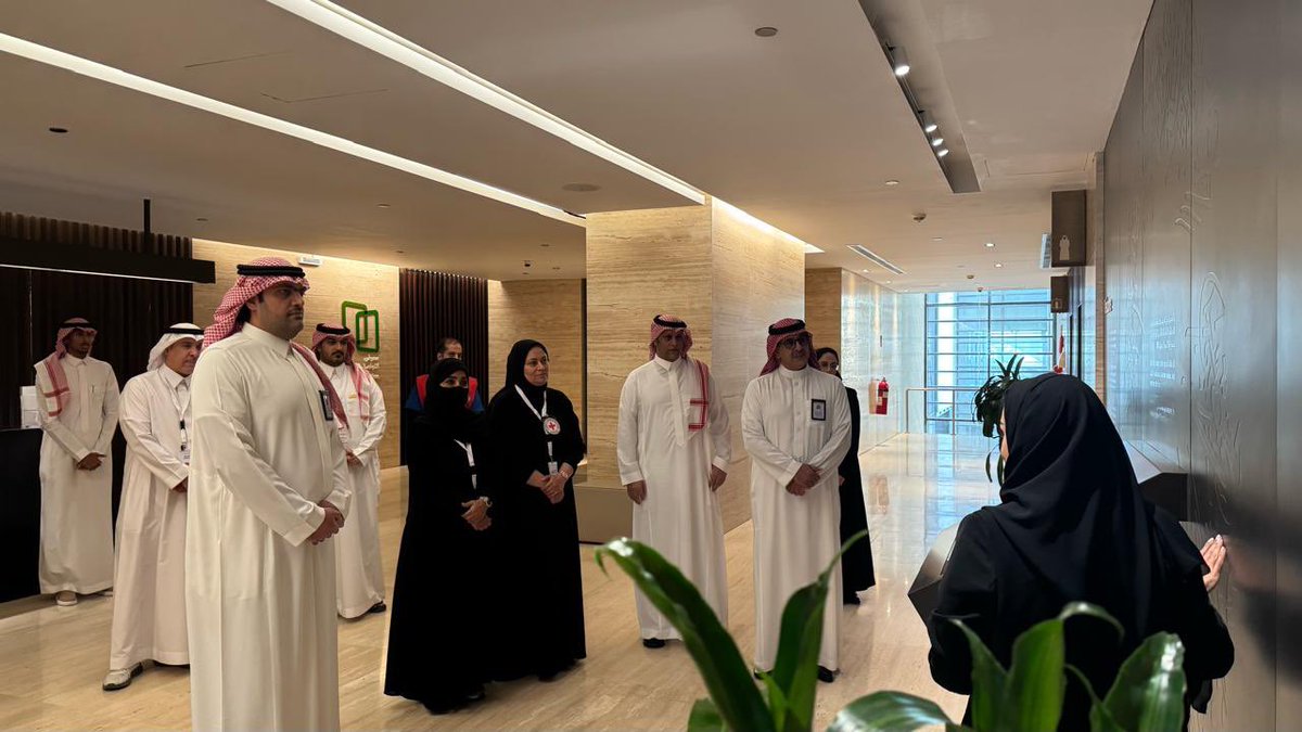 KACCCsa's tweet photo. حيث تعرّفوا على التقنيات الحديثة التفاعلية التي تساعد الزائر على فهم رسالة المركز من خلال بناء وتمكين مهارات التواصل الحضاري، وتعزز الروابط الاجتماعية والوحدة الوطنية. وتأتي هذه الزيارة ضمن جهود المركز في التعريف برسالته، ودعم المبادرات الإنسانية التي تسهم في تعزيز التماسك المجتمعي.