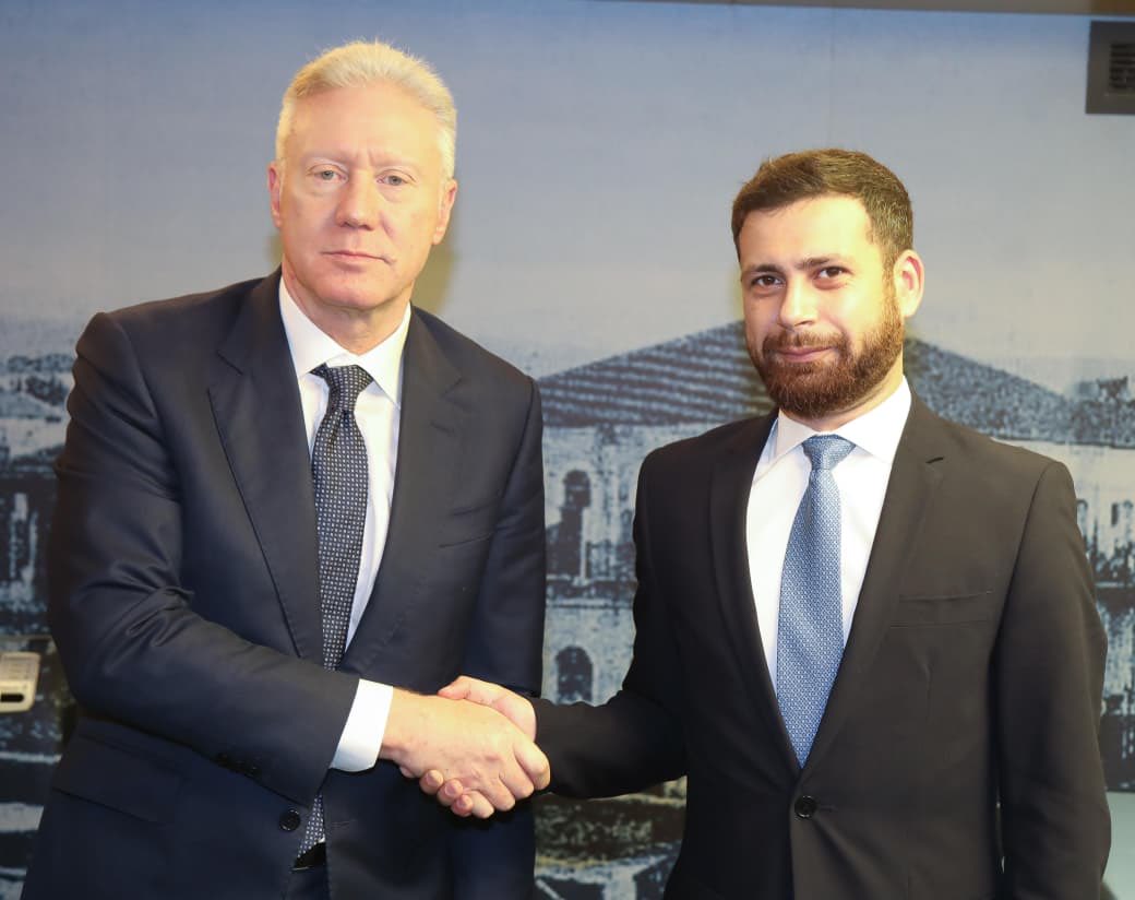 YoussefRaggi's tweet photo. استقبلت نائب وزير خارجية أرمينيا فاهان كوستانيان، وشكرته على دعم بلاده الدائم للبنان والمساعدات الإنسانية التي حملها، منوهاً بالدور الإيجابي الذي لطالما اضطلع به الأرمن اللبنانيون.

تناول اللقاء مسار المفاوضات الجارية، وكانت مناسبة للتأكيد بأن هذا اتفاق الاطار يشكل قاعدة للانطلاق في معالجة القضايا الخلافية، ويكرّس استقلالية المسار اللبناني عن المسار الإيراني، رغم استمرار طهران في التدخل في الشؤون اللبنانية. وشددت على أننا ماضون في المسار التفاوضي وفي تنفيذ قرار حصر السلاح بيد الدولة.

وقد توافقنا على أن السلام يتطلب شجاعة سياسية، وأكدت أن لبنان يسعى إليه من أجل الازدهار والاستقرار، وتمكين شعبه من العيش بكرامة.