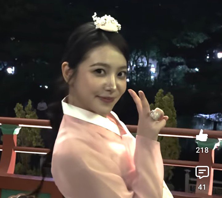 kimyerimvibes's tweet photo. PLEASE KIM YERIM IN KDRAMA KINGDOM OR WHAT THIS IS 😭😭 https://t.co/2x8XQ91c13