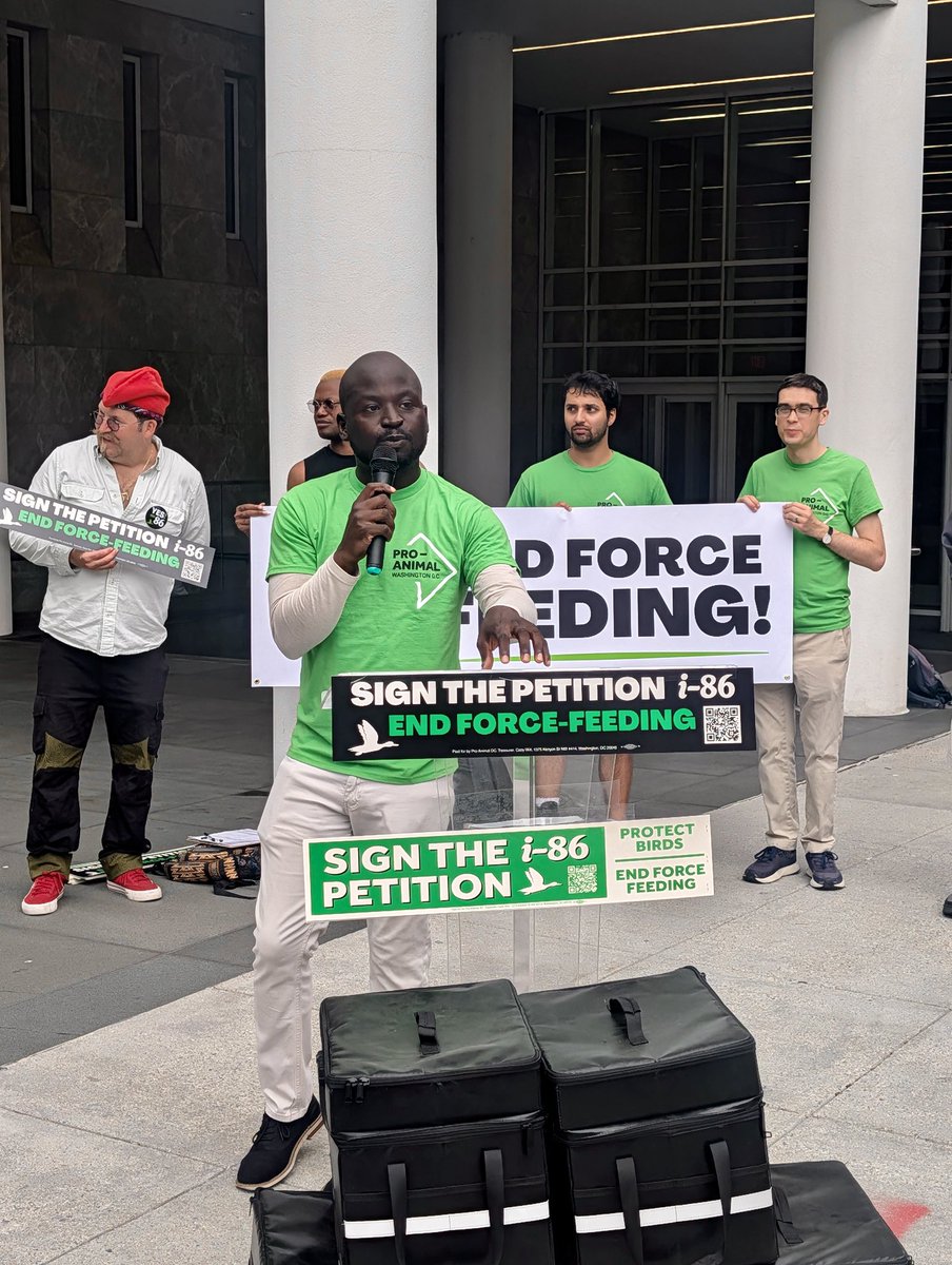 repoyedc's tweet photo. Proud to stand with Pro Animal as the Yes on 86 campaign turned in 45,000+ signatures to put a ban on force-fed foie gras on the November ballot. That is more than 17,000 above what was needed.

Animals cannot vote. You can. A livable DC is one that refuses to look away from cruelty, and this is what showing up looks like.

Congratulations to every organizer and volunteer who made it happen. 🦆💚