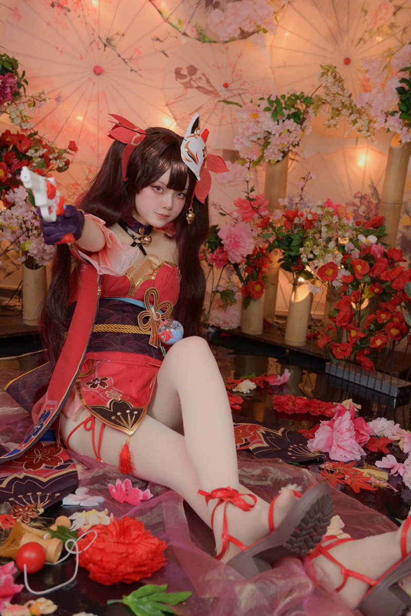 toriniku_39's tweet photo. Cosplay:花火🎇
💥ばきゅーん💥

#honkaistarrail #Sparkle https://t.co/WTPy8M7NAG