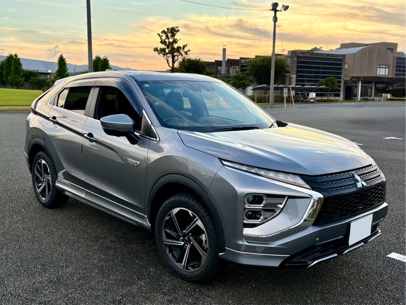 KOMIRAGEX2aug's tweet photo. 残業帰りの黄昏時のエクロス。

#エクリプスクロスPHEV
#三菱自動車で行こう https://t.co/vU85xZEEZj