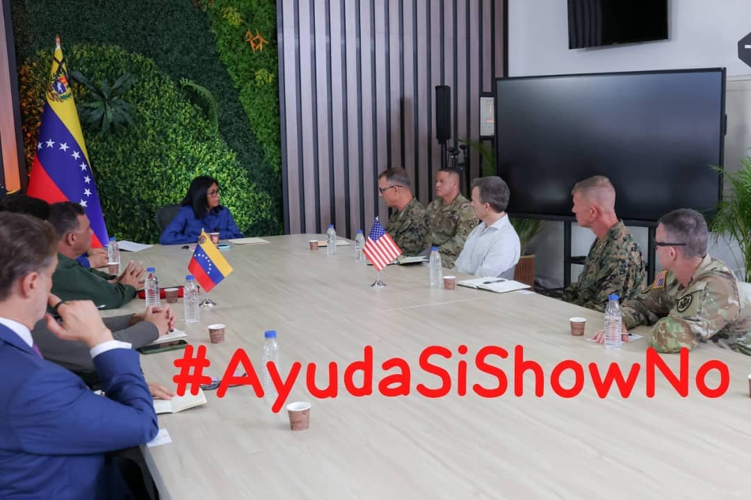 Candanga4F92's tweet photo. Desde las primeras horas del sismo, los protocolos de emergencia del Gobierno Bolivariano se activaron para resguardar a la nación.
#AyudaSiShowNo https://t.co/GzPHJCntSa