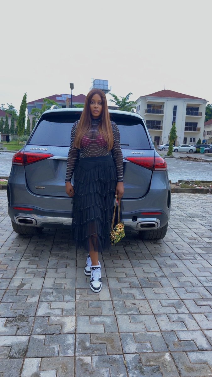 QueenTea__'s tweet photo. 👸 Queen’s Trade💲💲XAUUSD  & EURUSD

A pretty face alone is not enough to build an empire.

Yes, beauty can open certain doors and grant you access to rooms where pretty privilege exists.

But it takes a smart woman with vision, discipline, excellence, and a thinking mind to build an empire and keep the wealth flowing, even when resistance comes.

Beauty may attract attention.
Wisdom, competence, and character sustain success.

Build your mind as much as you build your appearance.
That is how legacies are created. 💯📌

~ Forexbosschic 💅