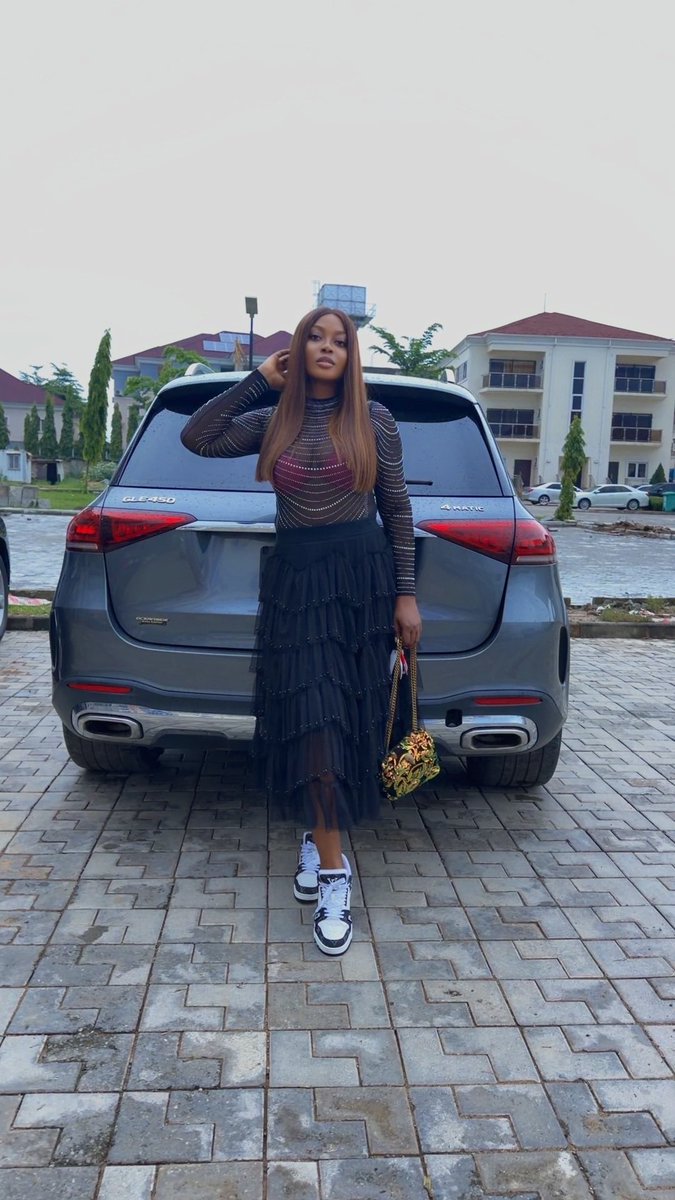QueenTea__'s tweet photo. 👸 Queen’s Trade💲💲XAUUSD  & EURUSD

A pretty face alone is not enough to build an empire.

Yes, beauty can open certain doors and grant you access to rooms where pretty privilege exists.

But it takes a smart woman with vision, discipline, excellence, and a thinking mind to build an empire and keep the wealth flowing, even when resistance comes.

Beauty may attract attention.
Wisdom, competence, and character sustain success.

Build your mind as much as you build your appearance.
That is how legacies are created. 💯📌

~ Forexbosschic 💅