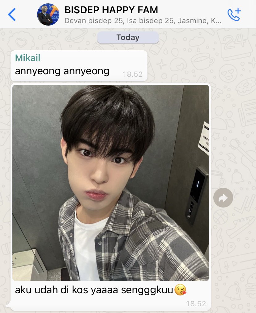 kfliphwa's tweet photo. kyujin ft. minje #kkyumi four tweets au

(what if) mikail pacarannya sama kaiya https://t.co/YTjnW9iAie