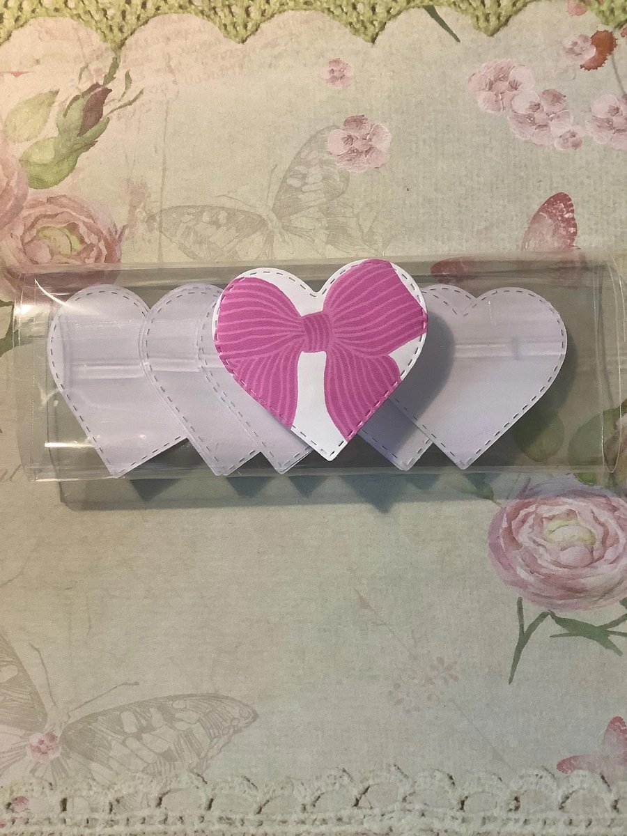 WatsonsVintage's tweet photo. JUST £2 PER PACK and even cheaper if you buy two or three packs! 25 Piece Pack 1.75" wide Plain White Paper Heart Shapes - Card Making - Junk Journal -Scrapbook - Kid's Papercrafts - Wedding Table Decor https://t.co/KiyrQXysP3 via @Etsy #PaperHearts #WhiteHearts #HeartShapes https://t.co/47B0MRr7aj