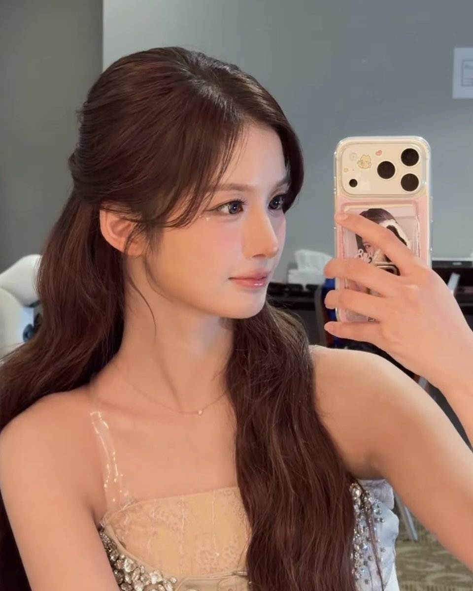 yoonaisthegoat's tweet photo. 260707 upd 💫

#SULLYOON #설윤
#NMIXX #엔믹스 https://t.co/hnKACmNMeY
