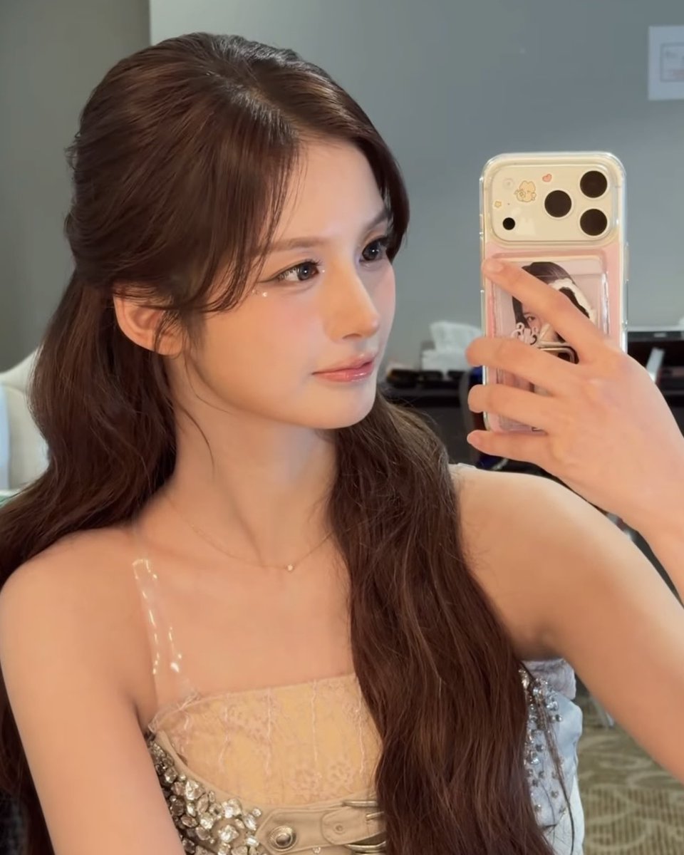 yoonaisthegoat's tweet photo. 260707 upd 💫

#SULLYOON #설윤
#NMIXX #엔믹스 https://t.co/hnKACmNMeY