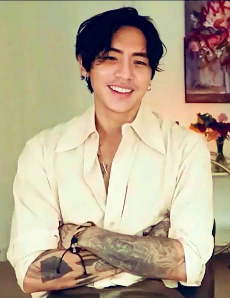 athensgoddess70's tweet photo. christian yu 😭 https://t.co/pxj133ySd2