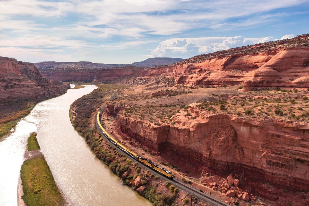 ElaineWTM's tweet photo. There’s a romance to train travel—a path of discovery, wonder, and unforgettable moments. 🚂

In 2026, celebrate the magic of the rails onboard Canyon Spirit. Take in the breathtaking landscapes of Ruby Canyon, Mount Garfield, and the Continental Divide on the Rockies to the Red https://t.co/CAyo4PoLtl