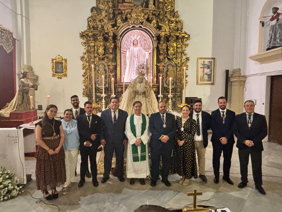 HdaddelSilencio's tweet photo. NUEVA JUNTA DE GOBIERNO DE LA HERMANDAD AHIJADA DE LA SAGRADA RESURRECCIÓN

En la tarde de ayer tuvo lugar la Toma de Posesión de la nueva Junta de Gobierno de nuestra querida y ahijada @HdaResurreccion . En dicho acto estuvo https://t.co/A3kOC2xl6V