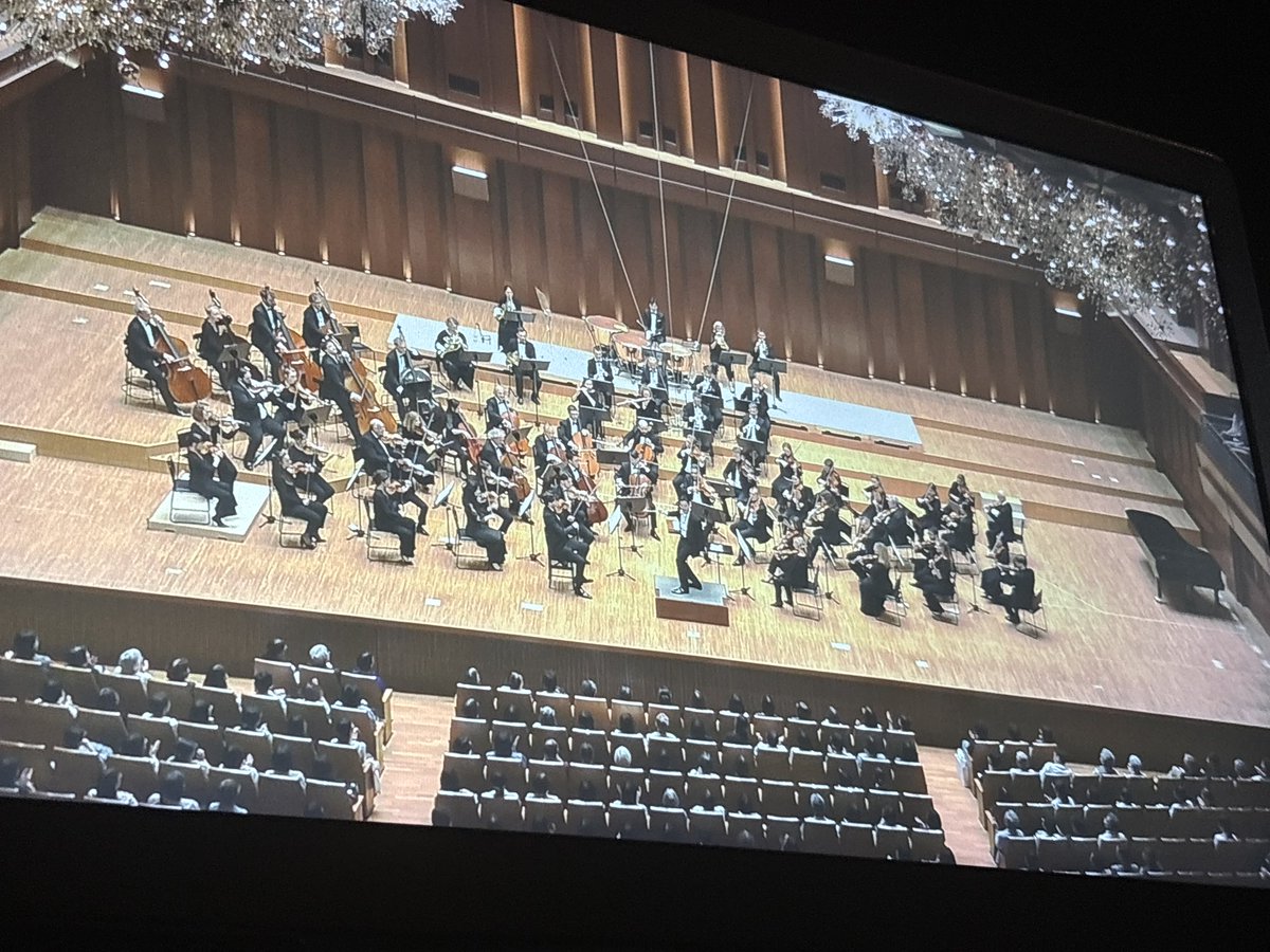 tempoprimo1's tweet photo. CHASSEUR Presents イル・ド・フランス国立管弦楽団 with 石井琢磨
🇫🇷JAPAN TOUR🇯🇵 Concert #3 FUKUOKA
.
早くも3公演目、福岡は、英雄プログラム初日!
プレトークでは話が止まらなくなるほど、マエストロのこの曲に対する想いは強く、こだわりの解釈が炸裂！
石井さんアンコールでは、舞台袖で密かに楽員のダンスが繰り広げられていたのでした👀
前日は激しい雨だったところお越しくださった福岡の皆様、ご来場誠にありがとうございました！

NEXT➡️7月9日(木)19:00札幌文化芸術劇場hitaru
https://t.co/WoX28oOtiD

#イルドフランス国立管弦楽団
#ondif
#EugeneTzigane
#石井琢磨