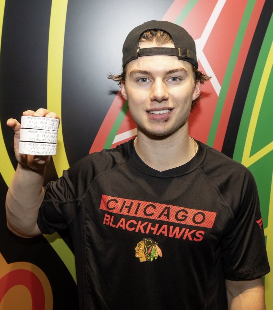 haddychi's tweet photo. Connor Bedard &amp; players he is compared to

Bedard
219 | 75-128-203P (0.93 PPG)

“Carlsson”
201 | 61-80-141 (0.7)

“Fantilli” 
213 | 67-73-140 (0.68)

Pre injury: 
Bedard | 19-25-44
Celebrini | 15-29-44

Most randomly hated on young star. Still generational 😴 #Blackhawks https://t.co/amVkAFcyEj